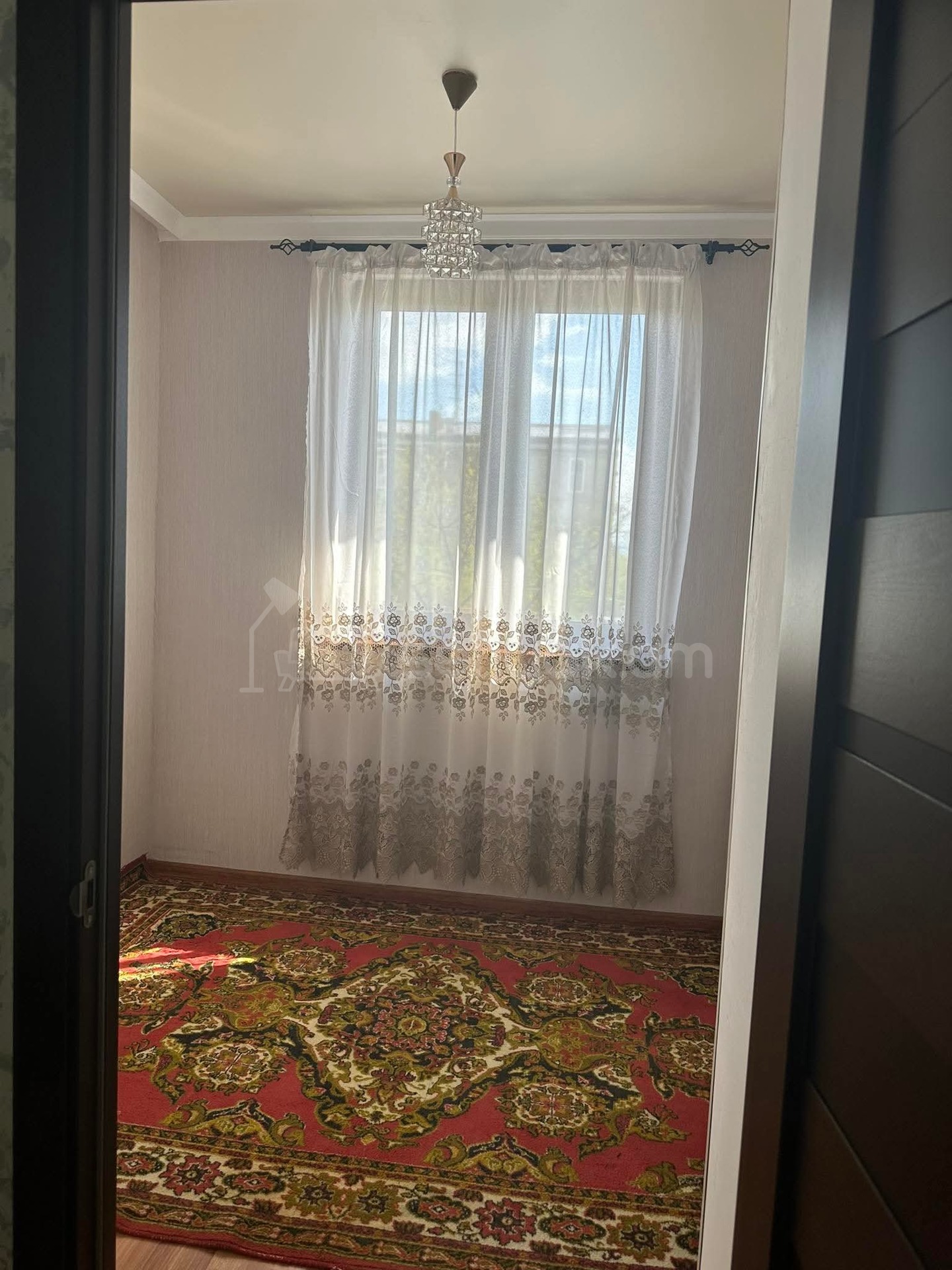 3 Սենյականոց Բնակարան Քարե Շենքում, 55քմ, 3/5 հարկ, Նորմալ Վիճակում, Մասամբ Կահավորված, Արևկող