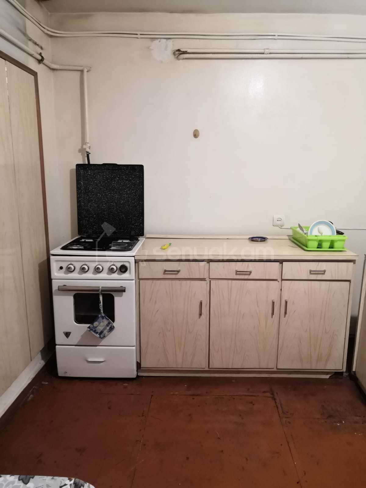 3 Սենյականոց Սեփական Տուն, 80քմ, Կոսմետիկ Վերանորոգված, Մասամբ Կահավորված