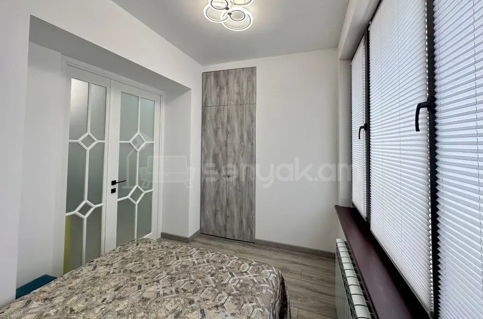 2 Սենյականոց Բնակարան Քարե Շենքում, 52քմ, 4/5 հարկ, Դիզայներական Վերանորոգված, Կահավորված