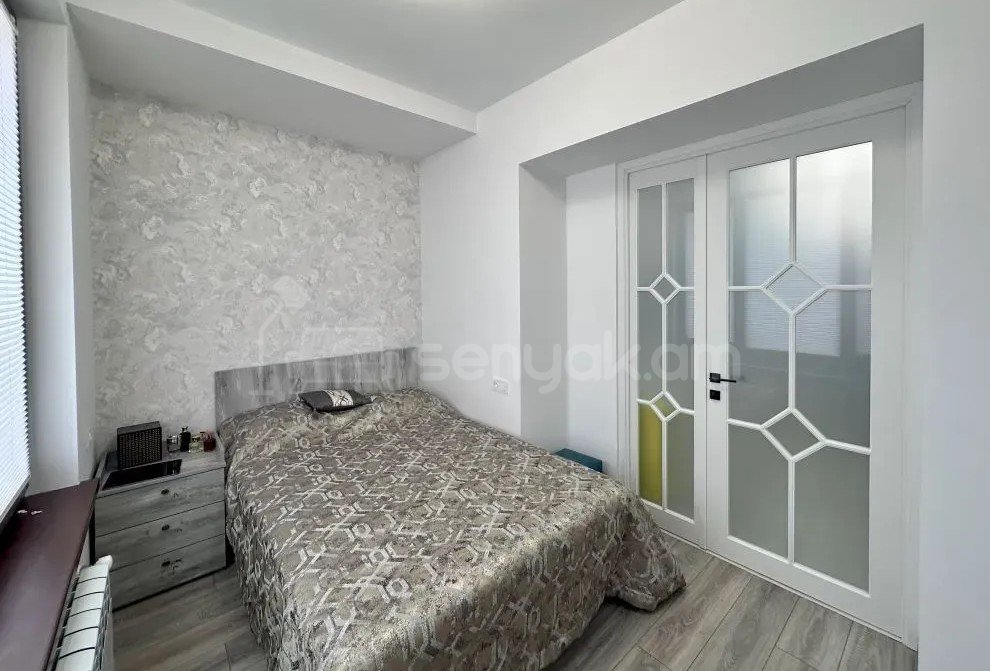 2 Սենյականոց Բնակարան Քարե Շենքում, 52քմ, 4/5 հարկ, Դիզայներական Վերանորոգված, Կահավորված