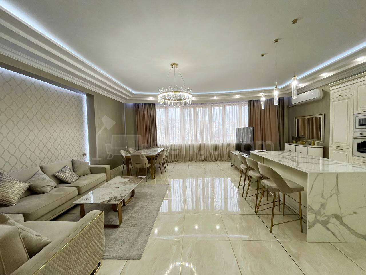 3 Սենյականոց Բնակարան Նորակառույցում, 130քմ, 11/13 հարկ, Դիզայներական Վերանորոգված, Կահավորված