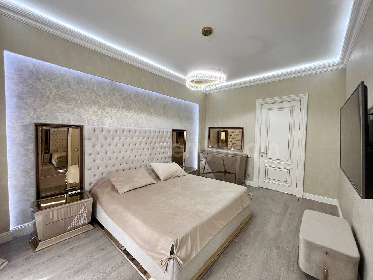 3 Սենյականոց Բնակարան Նորակառույցում, 130քմ, 11/13 հարկ, Դիզայներական Վերանորոգված, Կահավորված