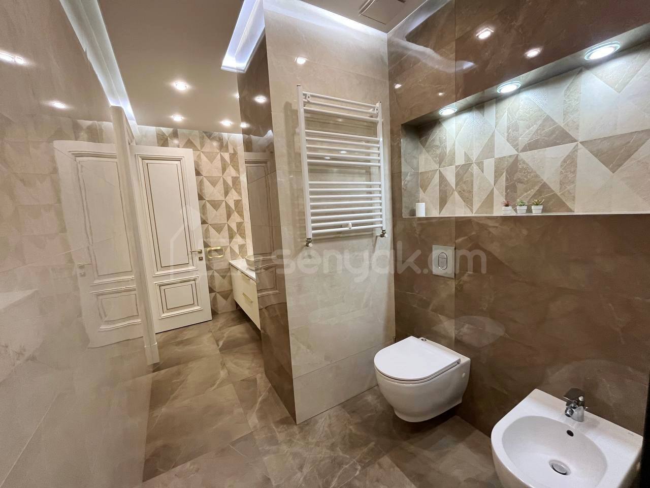 3 Սենյականոց Բնակարան Նորակառույցում, 130քմ, 11/13 հարկ, Դիզայներական Վերանորոգված, Կահավորված