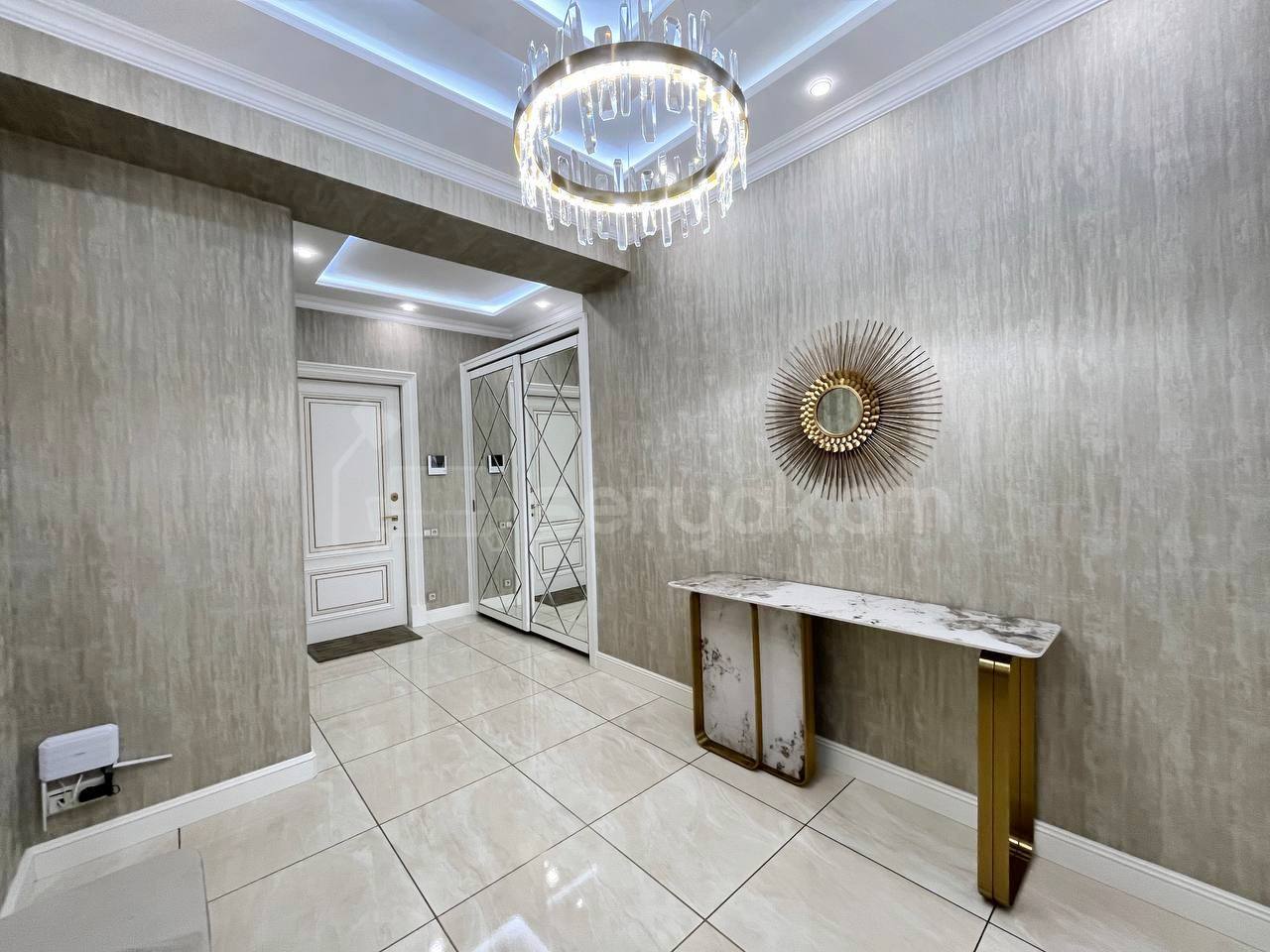 3 Սենյականոց Բնակարան Նորակառույցում, 130քմ, 11/13 հարկ, Դիզայներական Վերանորոգված, Կահավորված