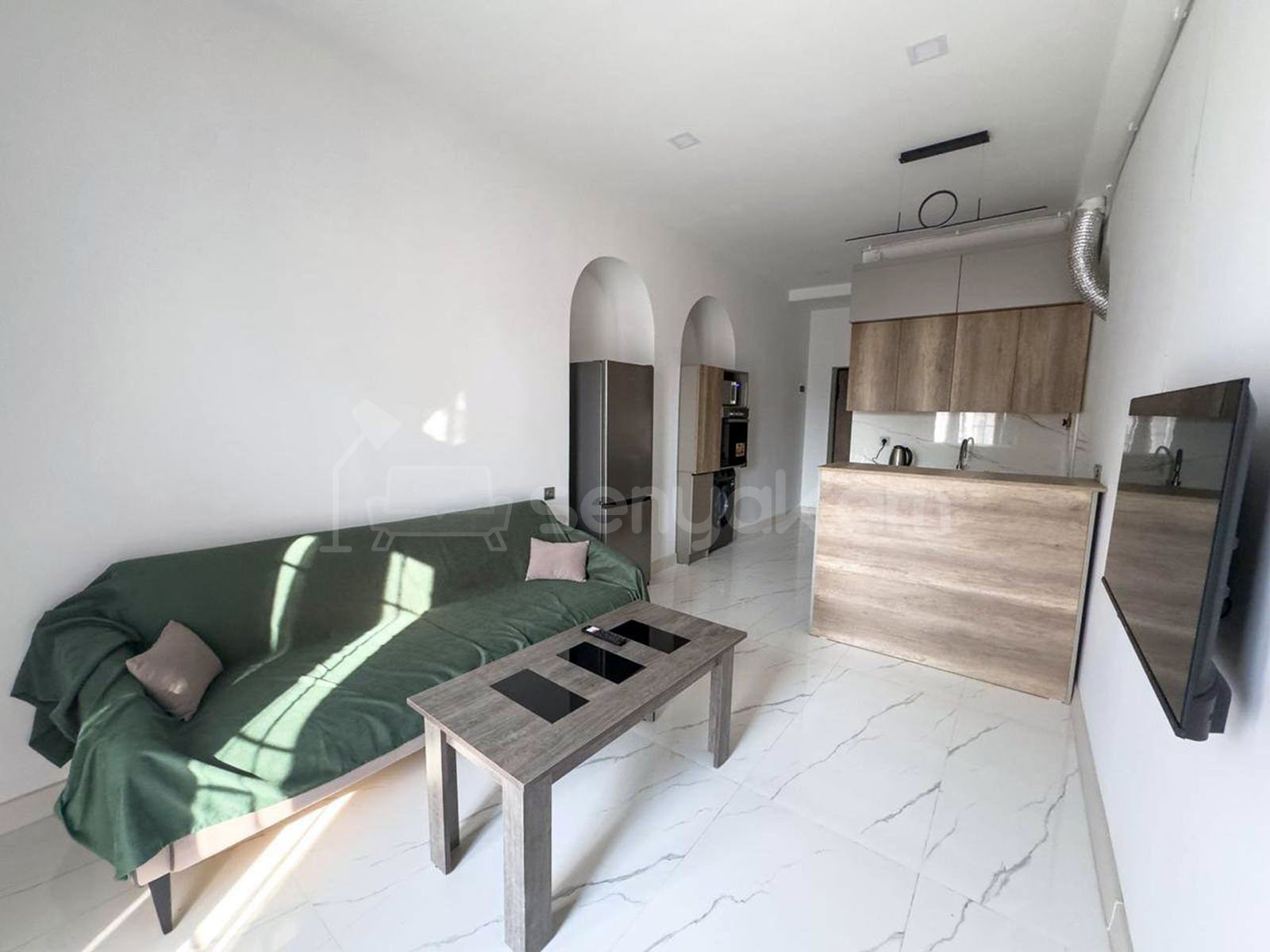 1 Սենյականոց Բնակարան Քարե Շենքում, 45քմ, 3/4 հարկ, Դիզայներական Վերանորոգված