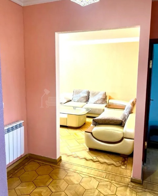 3 Սենյականոց Բնակարան Քարե Շենքում, 73քմ, 3/5 հարկ, Կապիտալ Վերանորոգված