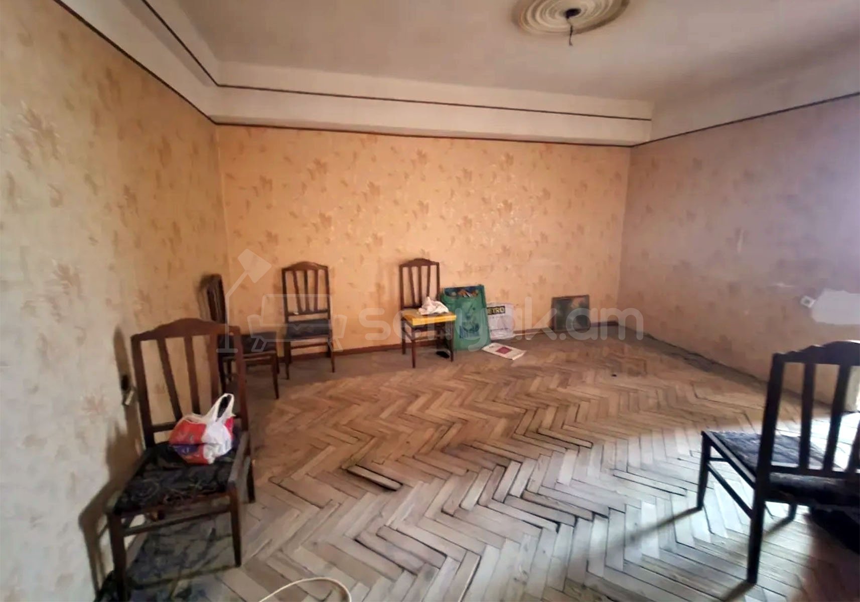 1 Սենյականոց Բնակարան, 42քմ, 5/9 հարկ, Պետական Վիճակում