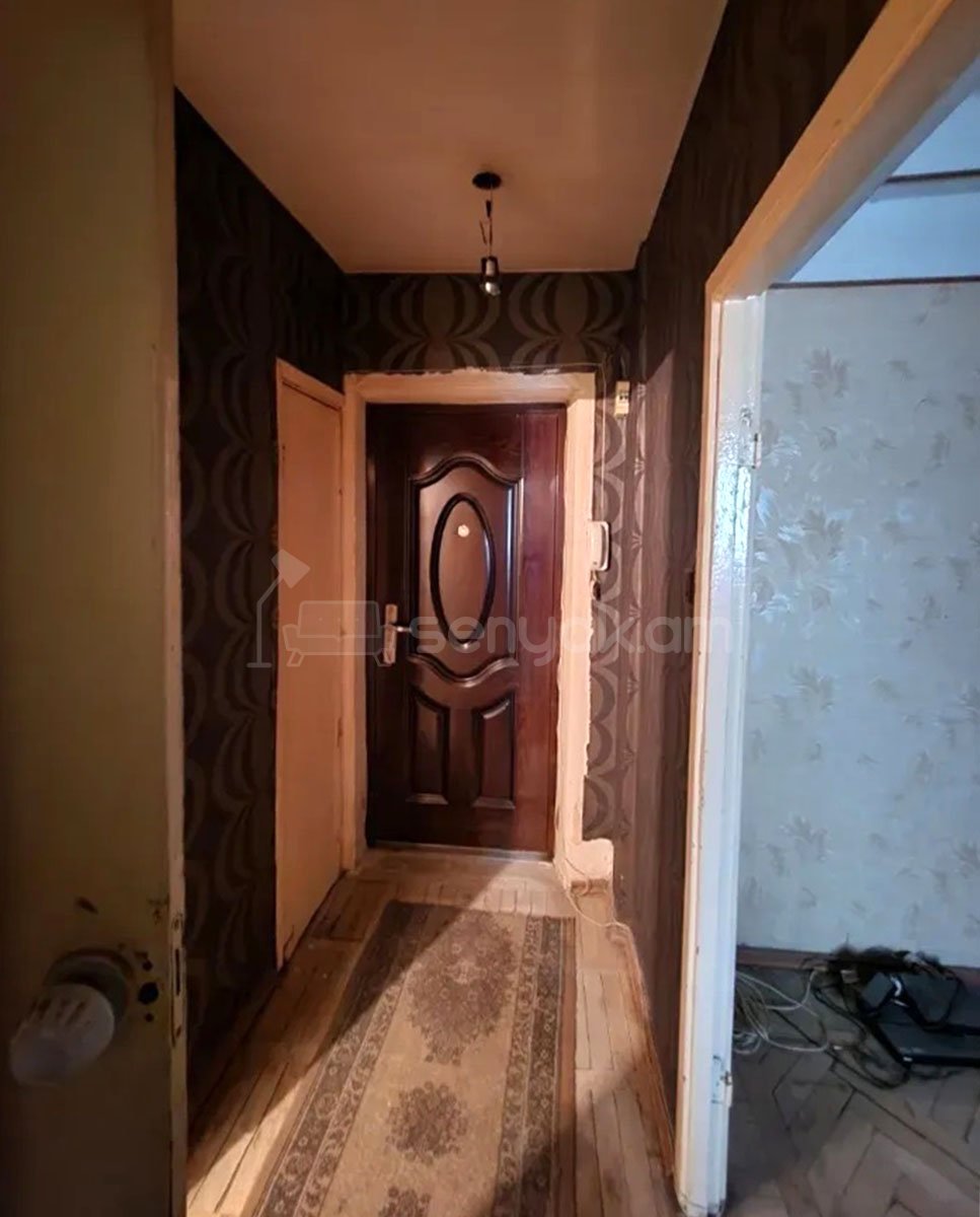 1 Սենյականոց Բնակարան, 42քմ, 5/9 հարկ, Պետական Վիճակում