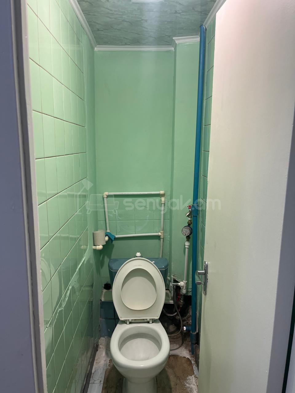 3 Սենյականոց Բնակարան Քարե Շենքում, 80քմ, 3/5 հարկ, Նորմալ Վիճակում, Կահավորված