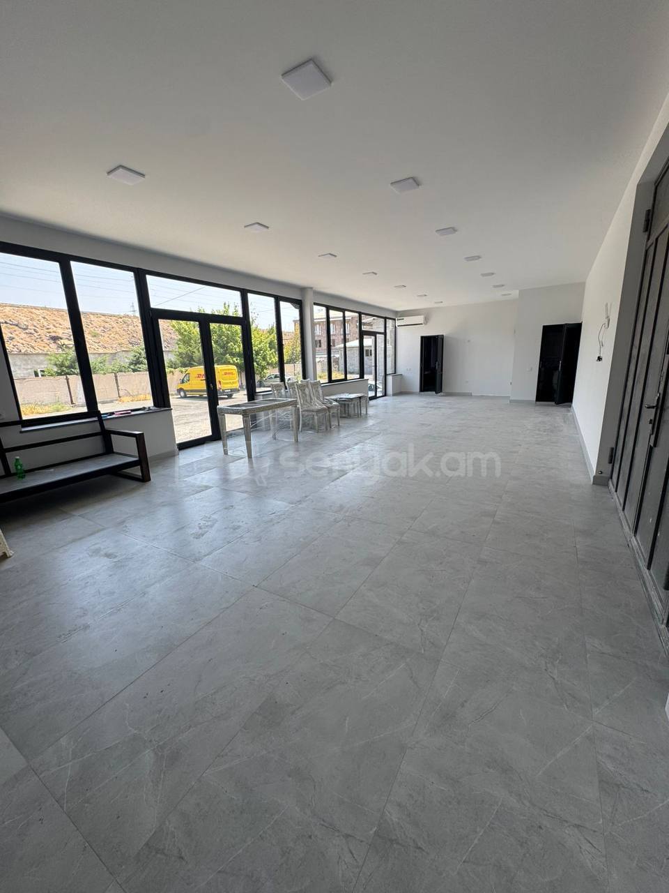 Նորակառույց Կոմերցիոն Տարածք, 1200քմ