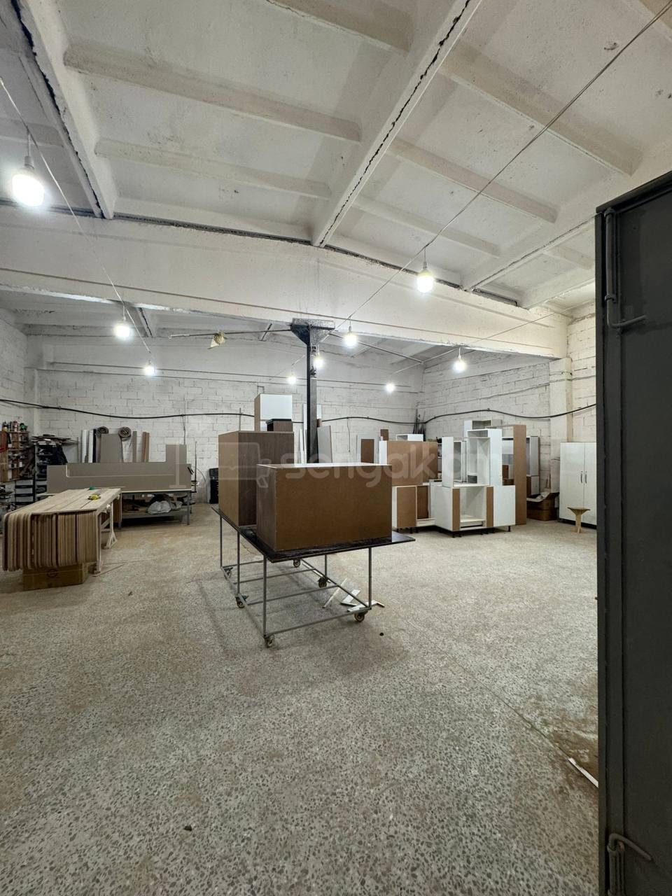 Նորակառույց Կոմերցիոն Տարածք, 1200քմ