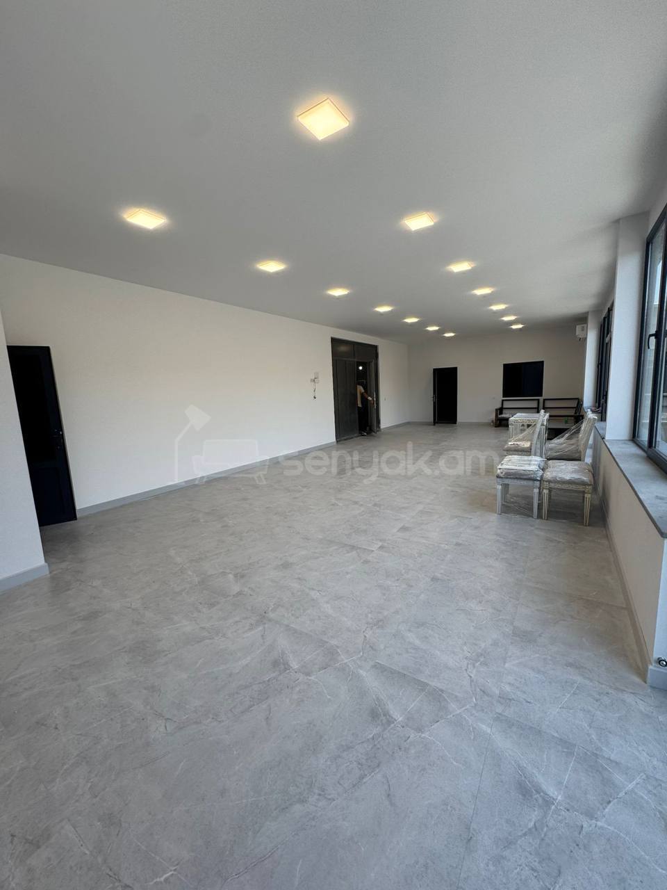 Նորակառույց Կոմերցիոն Տարածք, 1200քմ