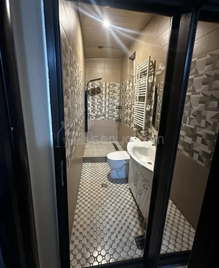 3 Սենյականոց Բնակարան Քարե Շենքում, 78քմ, 1/1 հարկ, Կապիտալ Վերանորոգված, Կահավորված, Արևկող