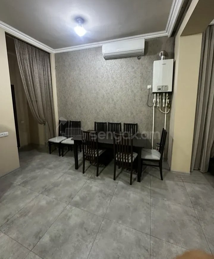 3 Սենյականոց Բնակարան Քարե Շենքում, 78քմ, 1/1 հարկ, Կապիտալ Վերանորոգված, Կահավորված, Արևկող