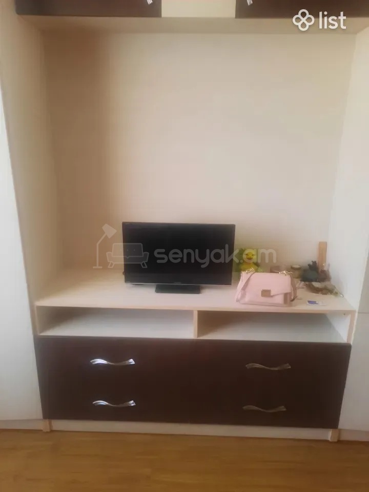 1 Սենյականոց Բնակարան Քարե Շենքում, 45քմ, 3/5 հարկ, Նորմալ Վիճակում, Կահավորված