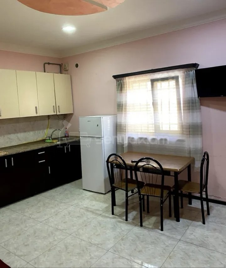 2 Սենյականոց Բնակարան Քարե Շենքում, 46քմ, 1/1 հարկ, Նորմալ Վիճակում, Կահավորված, Արևկող