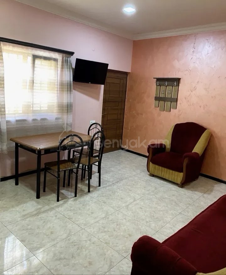 2 Սենյականոց Բնակարան Քարե Շենքում, 46քմ, 1/1 հարկ, Նորմալ Վիճակում, Կահավորված, Արևկող