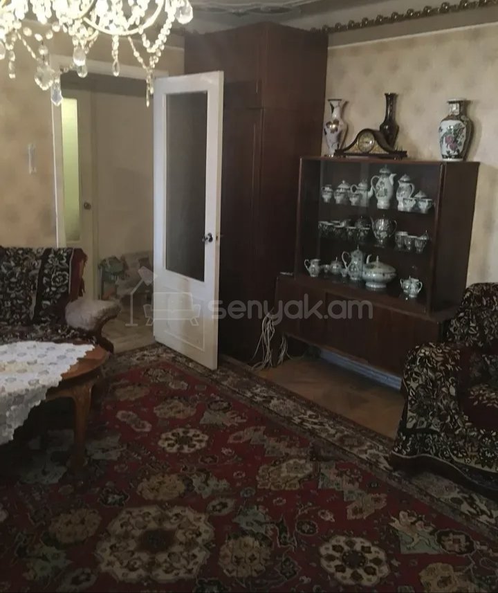 1 Սենյականոց Բնակարան Քարե Շենքում, 42քմ, 2/4 հարկ, Նորմալ Վիճակում, Կահավորված