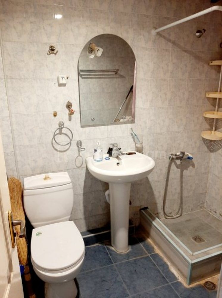 2 Սենյականոց Բնակարան Քարե Շենքում, 60քմ, 4/5 հարկ, Նորմալ Վիճակում, Կահավորված