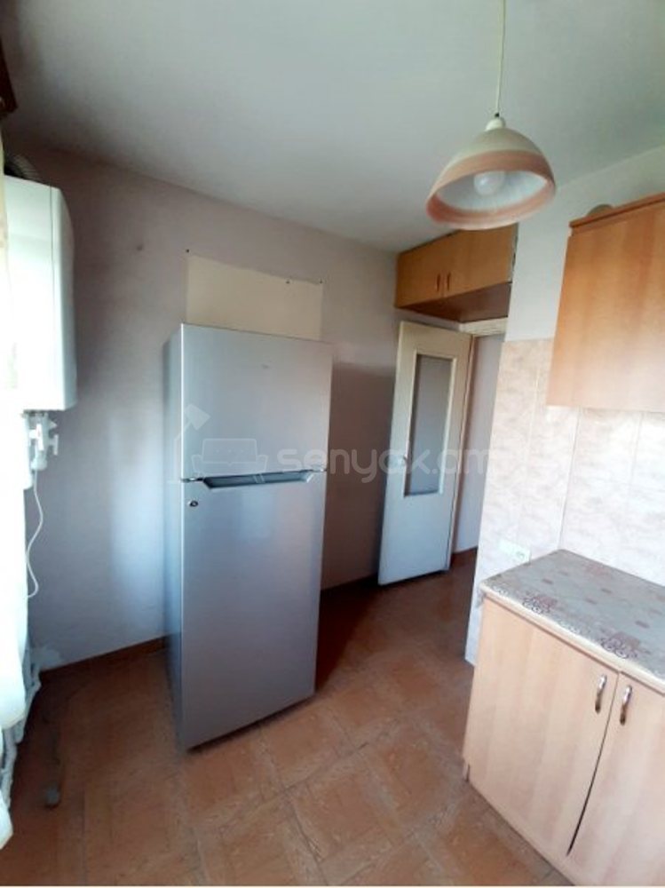 2 Սենյականոց Բնակարան Քարե Շենքում, 60քմ, 4/5 հարկ, Նորմալ Վիճակում, Կահավորված