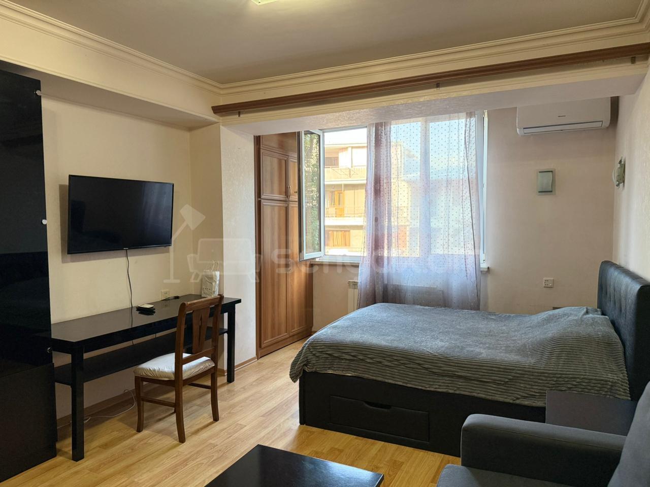 1 Սենյականոց Բնակարան, 45քմ, 3/9 հարկ, Դիզայներական Վերանորոգված, Կահավորված