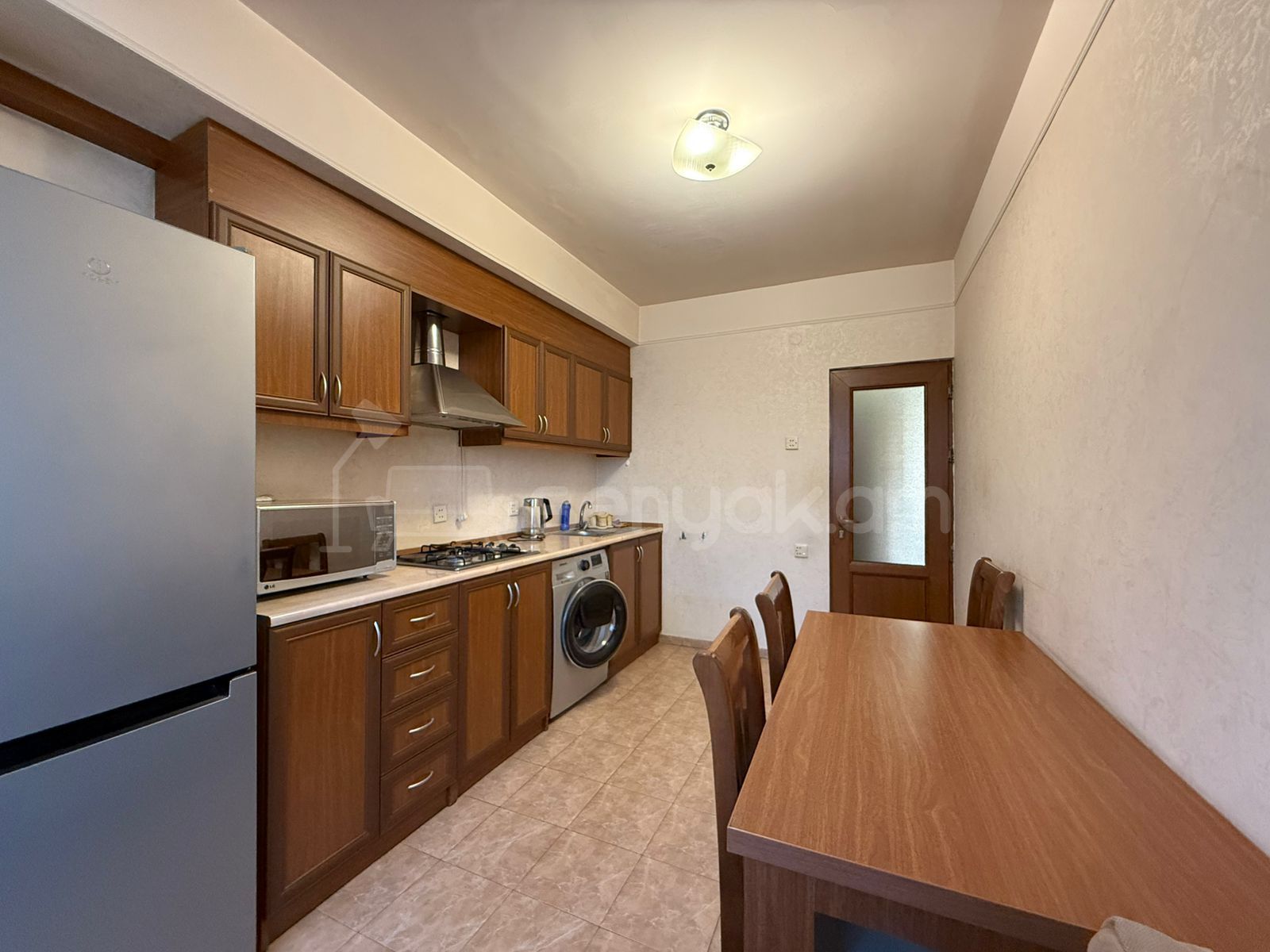 1 Սենյականոց Բնակարան, 45քմ, 3/9 հարկ, Դիզայներական Վերանորոգված, Կահավորված