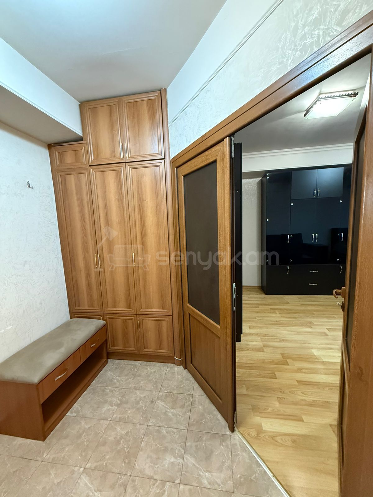 1 Սենյականոց Բնակարան, 45քմ, 3/9 հարկ, Դիզայներական Վերանորոգված, Կահավորված