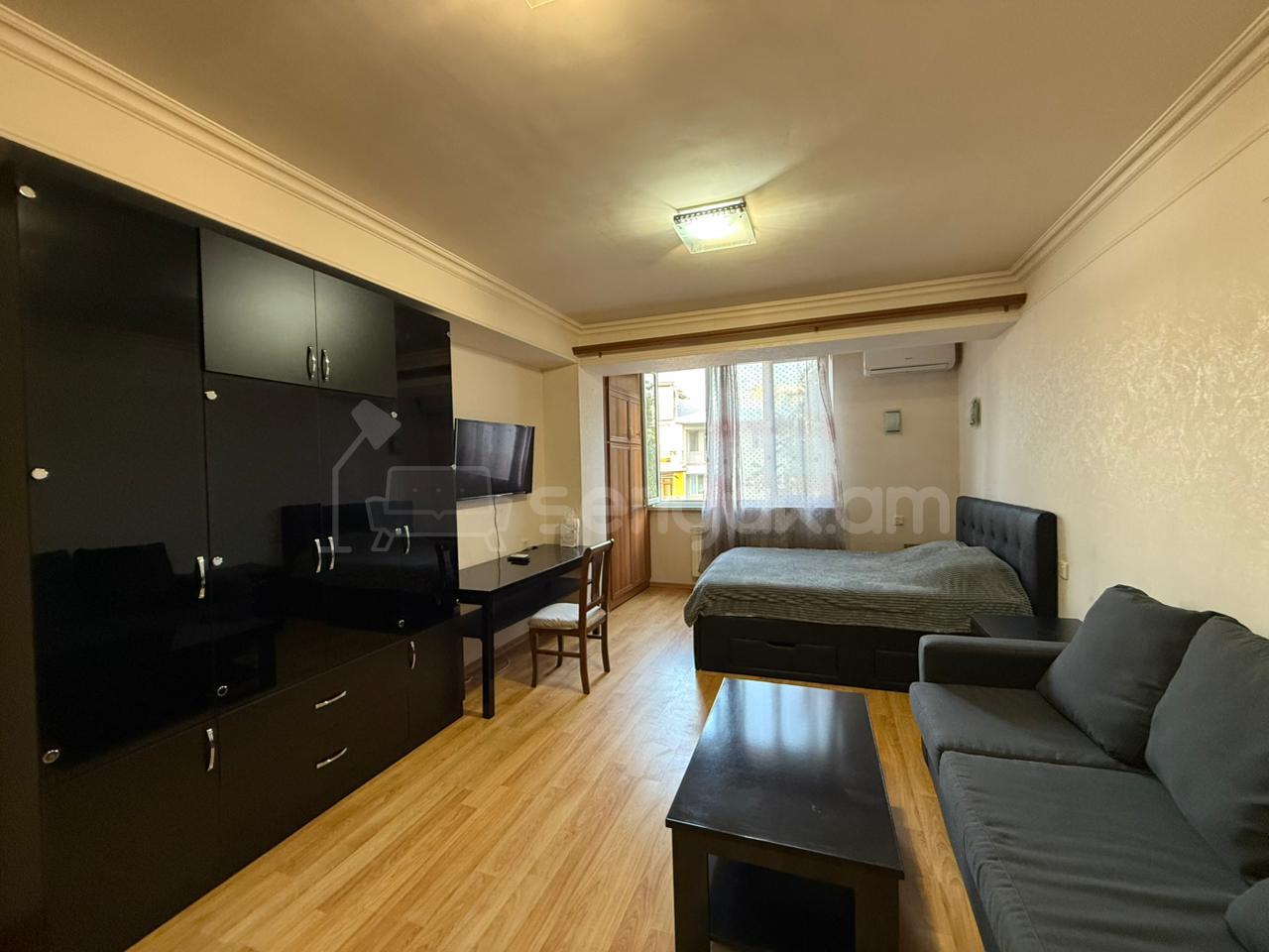 1 Սենյականոց Բնակարան, 45քմ, 3/9 հարկ, Դիզայներական Վերանորոգված, Կահավորված