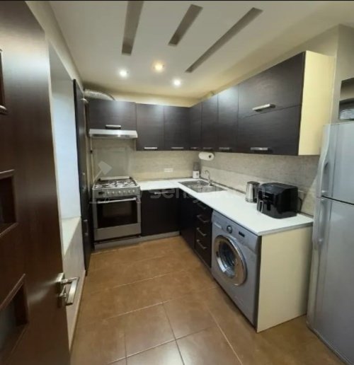 4 Սենյականոց Բնակարան Քարե Շենքում, 90քմ, 4/5 հարկ, Կապիտալ Վերանորոգված, Կահավորված, Արևկող