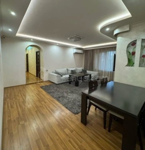 4 Սենյականոց Բնակարան Քարե Շենքում, 90քմ, 4/5 հարկ, Կապիտալ Վերանորոգված, Կահավորված, Արևկող