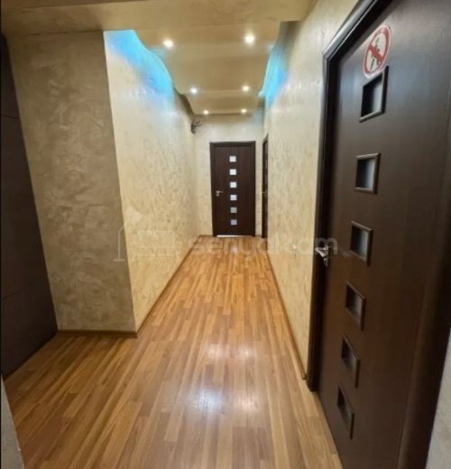 4 Սենյականոց Բնակարան Քարե Շենքում, 90քմ, 4/5 հարկ, Կապիտալ Վերանորոգված, Կահավորված, Արևկող