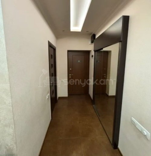 4 Սենյականոց Բնակարան Քարե Շենքում, 90քմ, 4/5 հարկ, Կապիտալ Վերանորոգված, Կահավորված, Արևկող