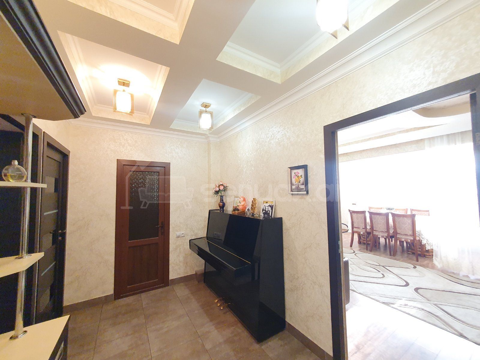 2 Սենյականոց Բնակարան, 60քմ, 3/9 հարկ, Դիզայներական Վերանորոգված, Կահավորված, Արևկող