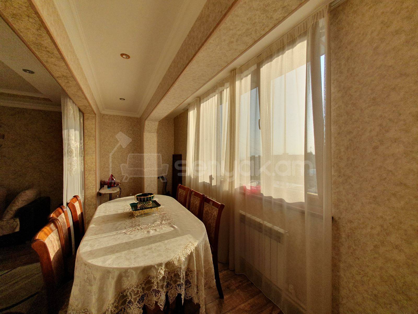 2 Սենյականոց Բնակարան, 60քմ, 3/9 հարկ, Դիզայներական Վերանորոգված, Կահավորված, Արևկող