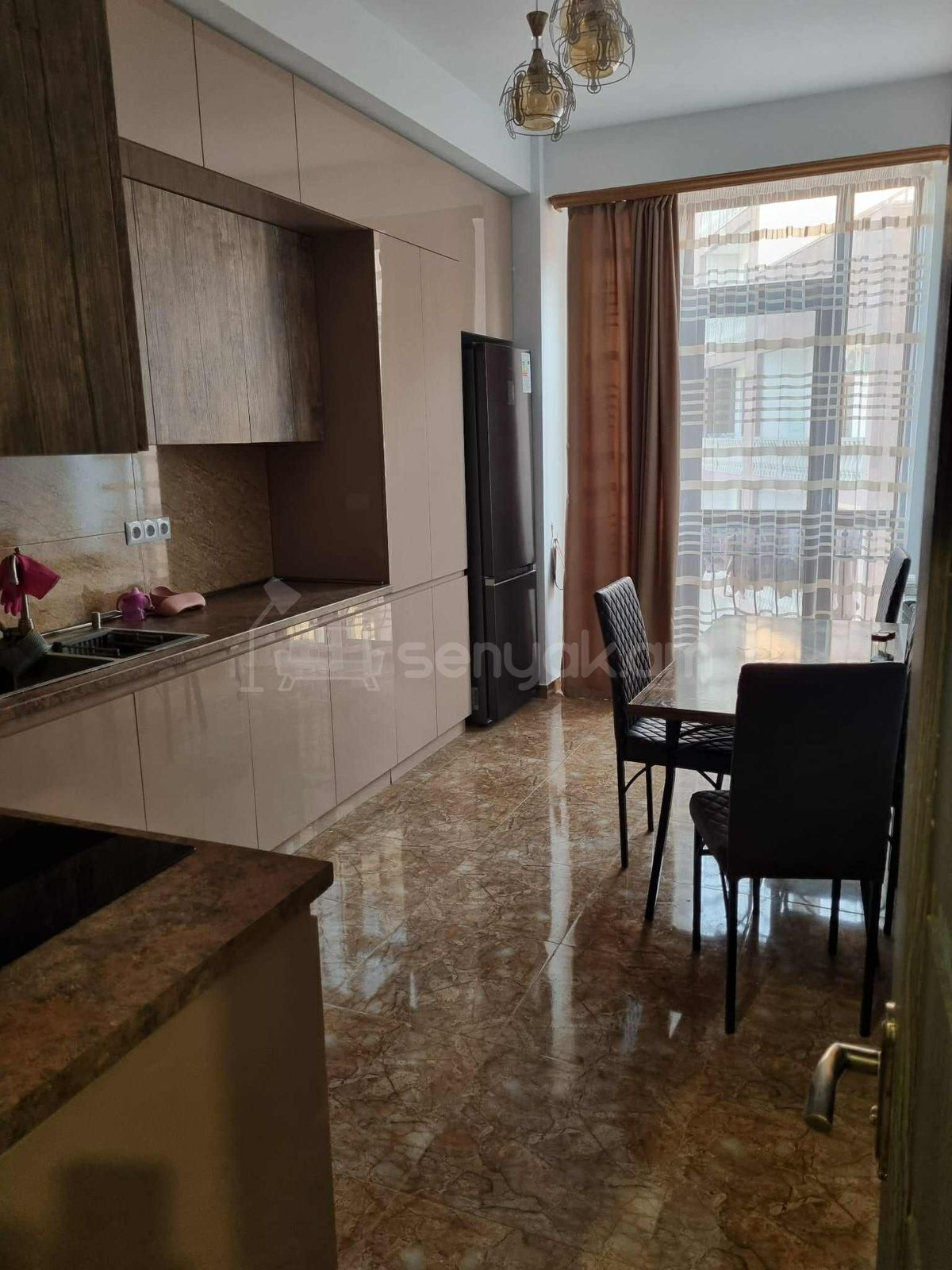 4 Սենյականոց Բնակարան Նորակառույցում, 93քմ, 8/8 հարկ, Կապիտալ Վերանորոգված, Կահավորված, Արևկող