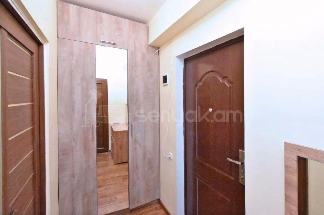 2 Սենյականոց Բնակարան Քարե Շենքում, 45քմ, 2/8 հարկ, Դիզայներական Վերանորոգված, Կահավորված