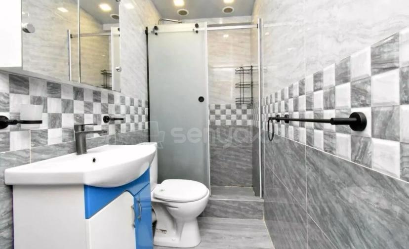 2 Սենյականոց Բնակարան Քարե Շենքում, 45քմ, 2/8 հարկ, Դիզայներական Վերանորոգված, Կահավորված