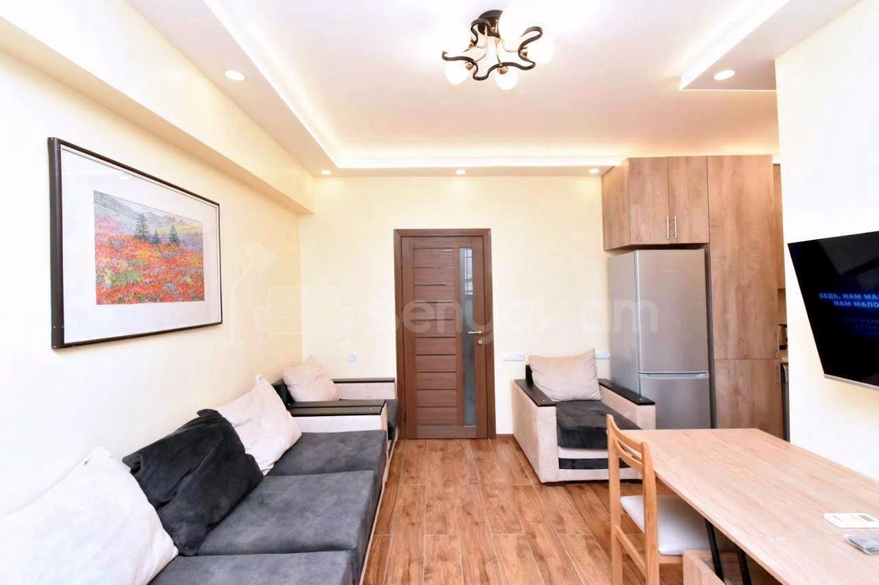 2 Սենյականոց Բնակարան Քարե Շենքում, 45քմ, 2/8 հարկ, Դիզայներական Վերանորոգված, Կահավորված