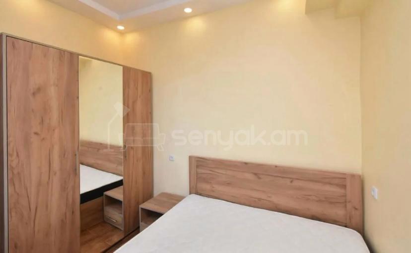 2 Սենյականոց Բնակարան Քարե Շենքում, 45քմ, 2/8 հարկ, Դիզայներական Վերանորոգված, Կահավորված