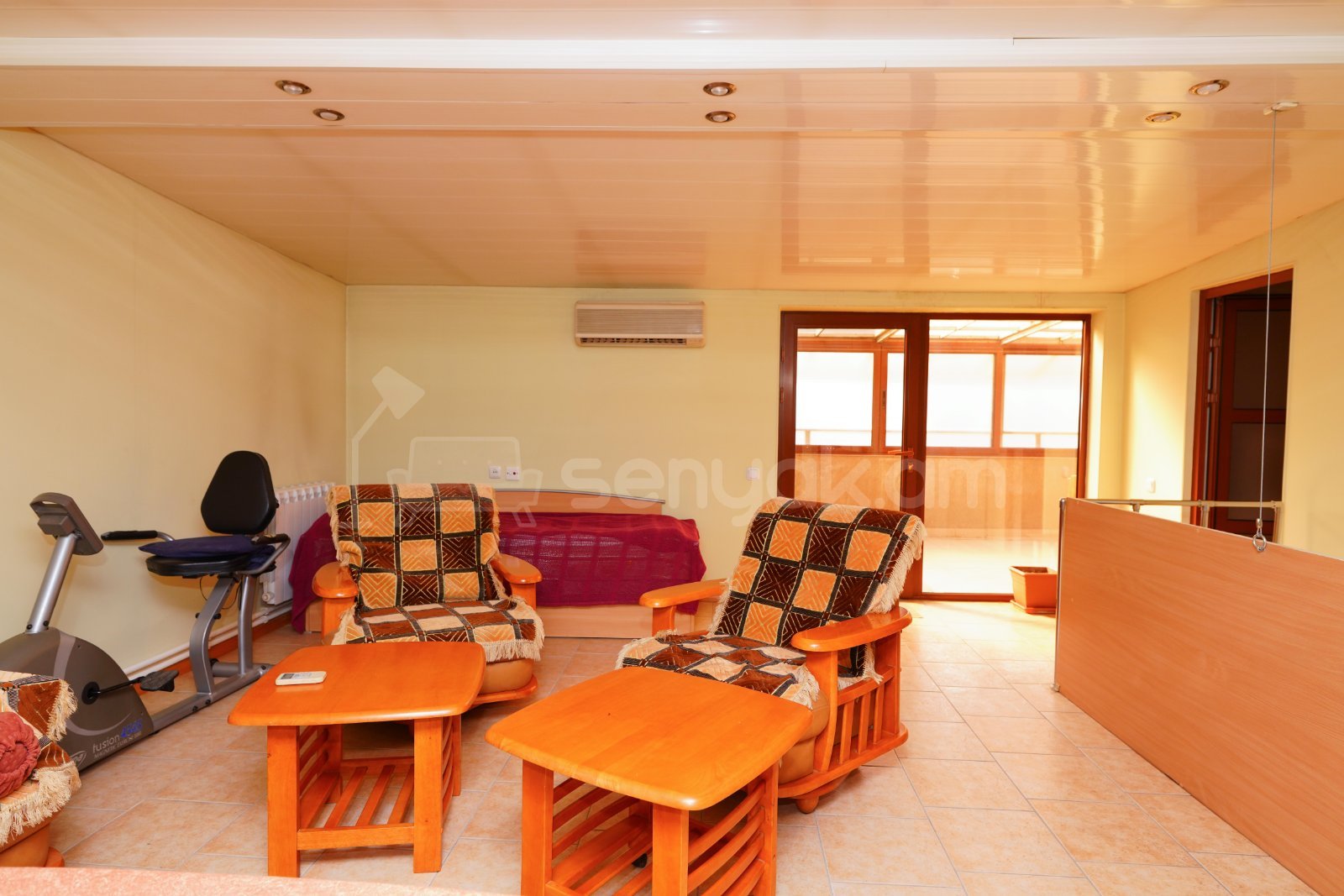 3 Սենյականոց Բնակարան Քարե Շենքում, 155քմ, 5/5 հարկ, Դիզայներական Վերանորոգված, Կահավորված, Արևկող