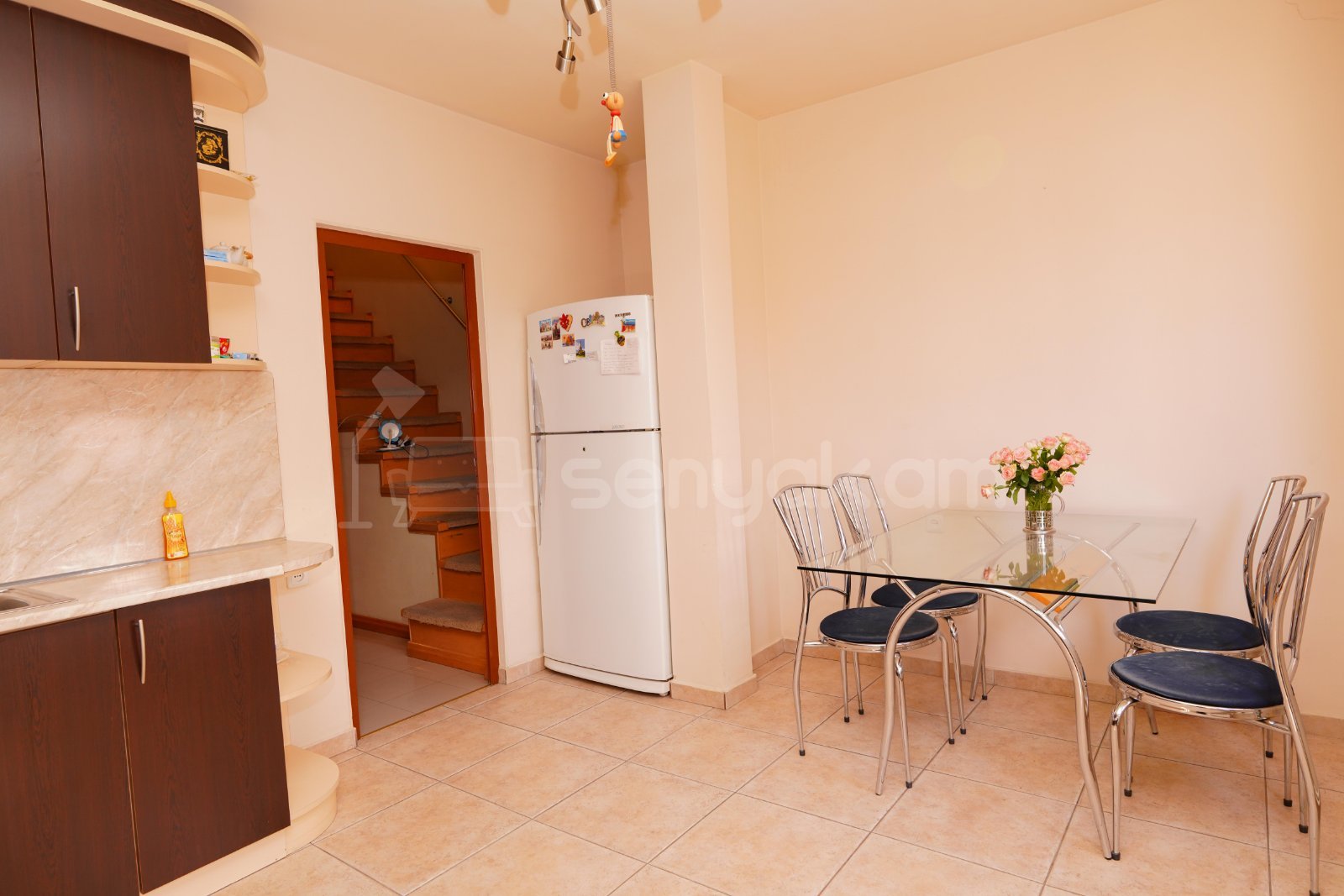 3 Սենյականոց Բնակարան Քարե Շենքում, 155քմ, 5/5 հարկ, Դիզայներական Վերանորոգված, Կահավորված, Արևկող