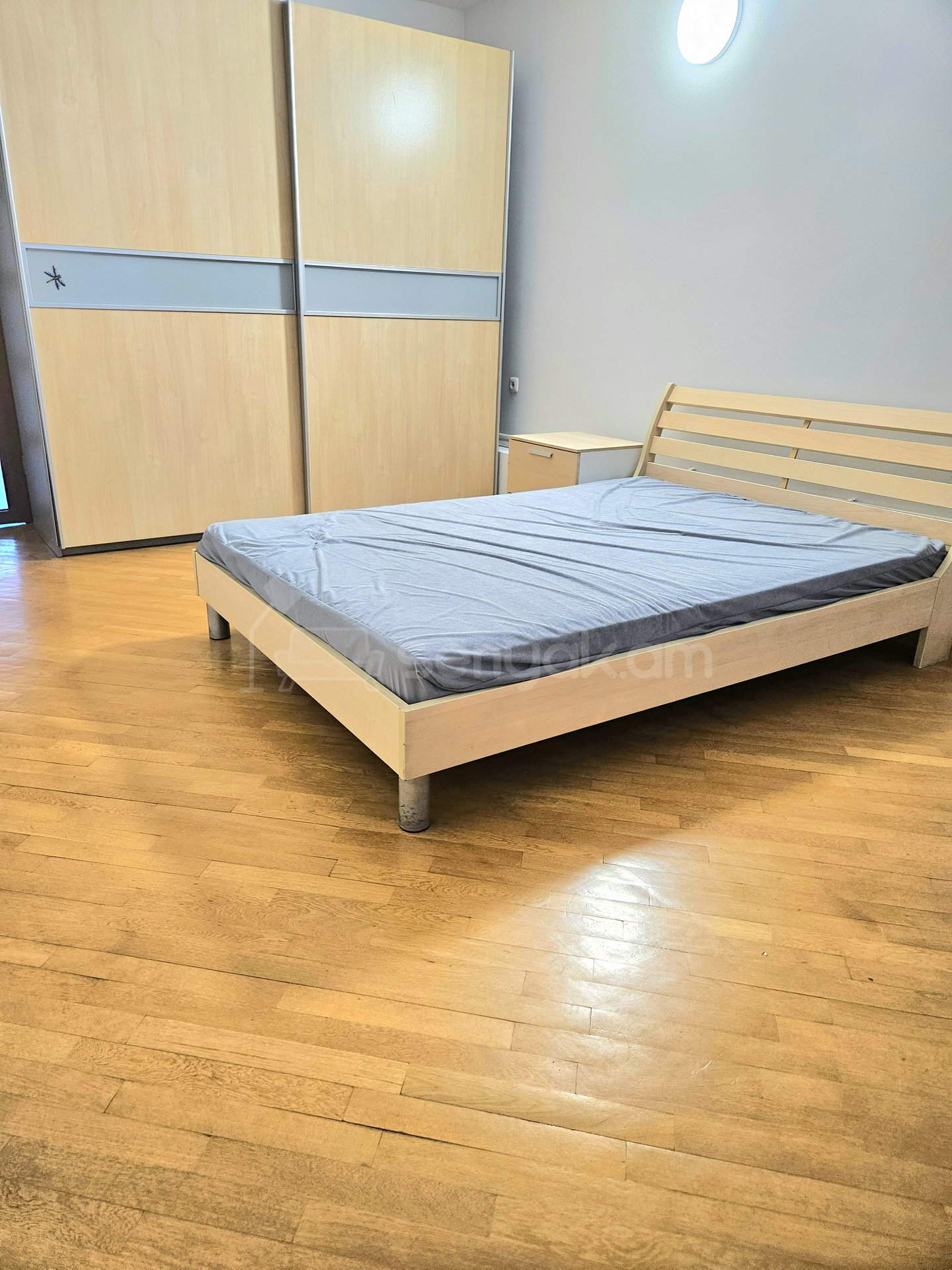 3 Սենյականոց Բնակարան Քարե Շենքում, 155քմ, 5/5 հարկ, Դիզայներական Վերանորոգված, Կահավորված, Արևկող