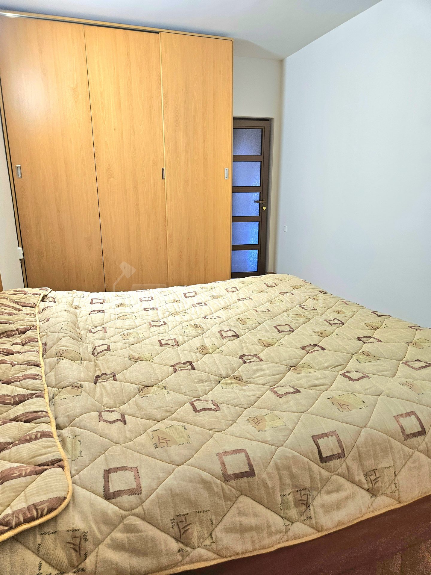 3 Սենյականոց Բնակարան Քարե Շենքում, 155քմ, 5/5 հարկ, Դիզայներական Վերանորոգված, Կահավորված, Արևկող