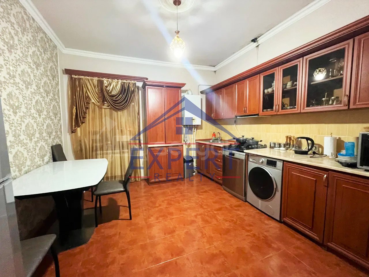 3 Սենյականոց Սեփական Տուն, 125քմ, Նորմալ Վիճակում, Կահավորված, Ավտոտնակով