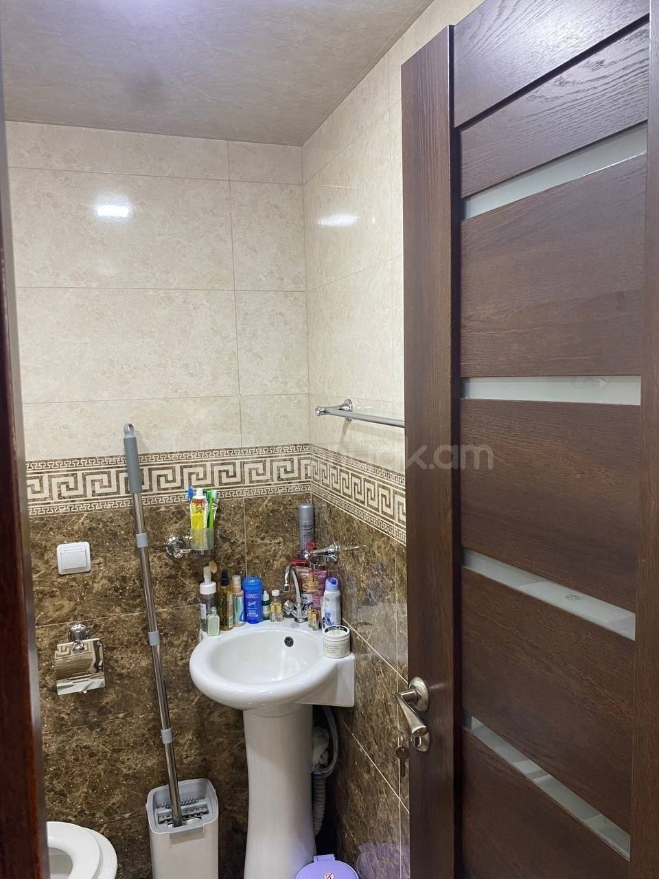 1 Սենյականոց Բնակարան Քարե Շենքում, 22քմ, 7/7 հարկ, Կոսմետիկ Վերանորոգված