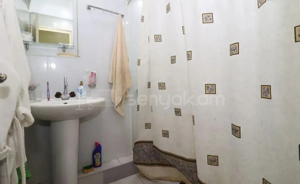 3 Սենյականոց Բնակարան, 83քմ, 7/11 հարկ, Նորմալ Վիճակում