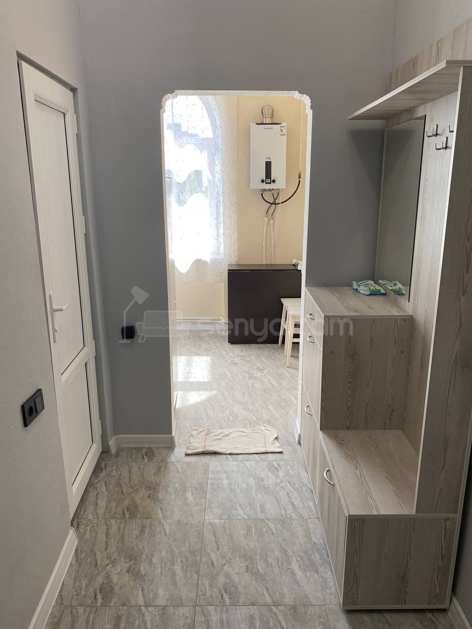 1 Սենյականոց Բնակարան Քարե Շենքում, 40քմ, 5/5 հարկ, Կապիտալ Վերանորոգված, Կահավորված