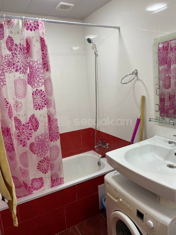 1 Սենյականոց Բնակարան Քարե Շենքում, 40քմ, 5/5 հարկ, Կապիտալ Վերանորոգված, Կահավորված