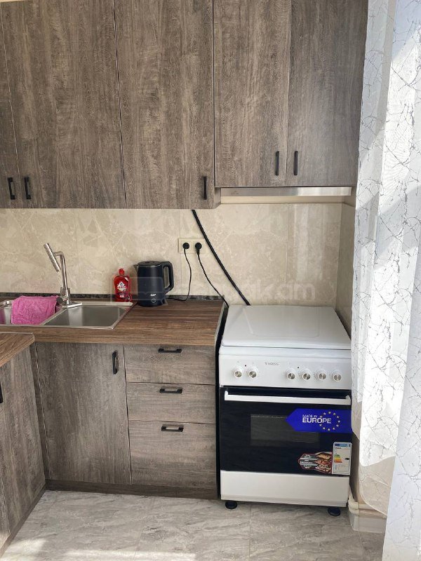 1 Սենյականոց Բնակարան Քարե Շենքում, 40քմ, 5/5 հարկ, Կապիտալ Վերանորոգված, Կահավորված