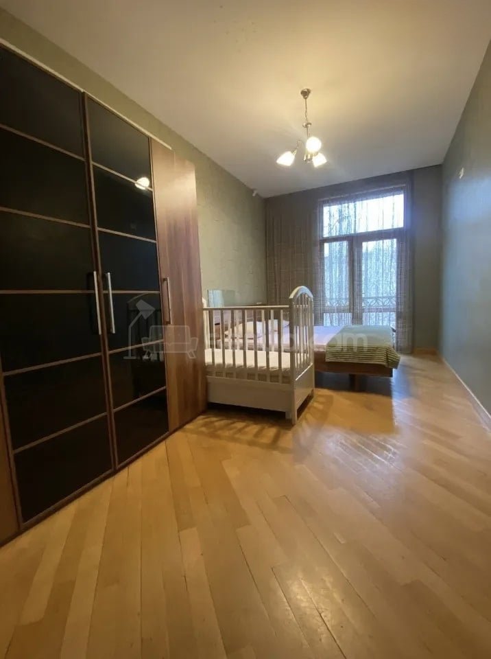 2 Սենյականոց Բնակարան Քարե Շենքում, 70քմ, 4/5 հարկ, Կապիտալ Վերանորոգված